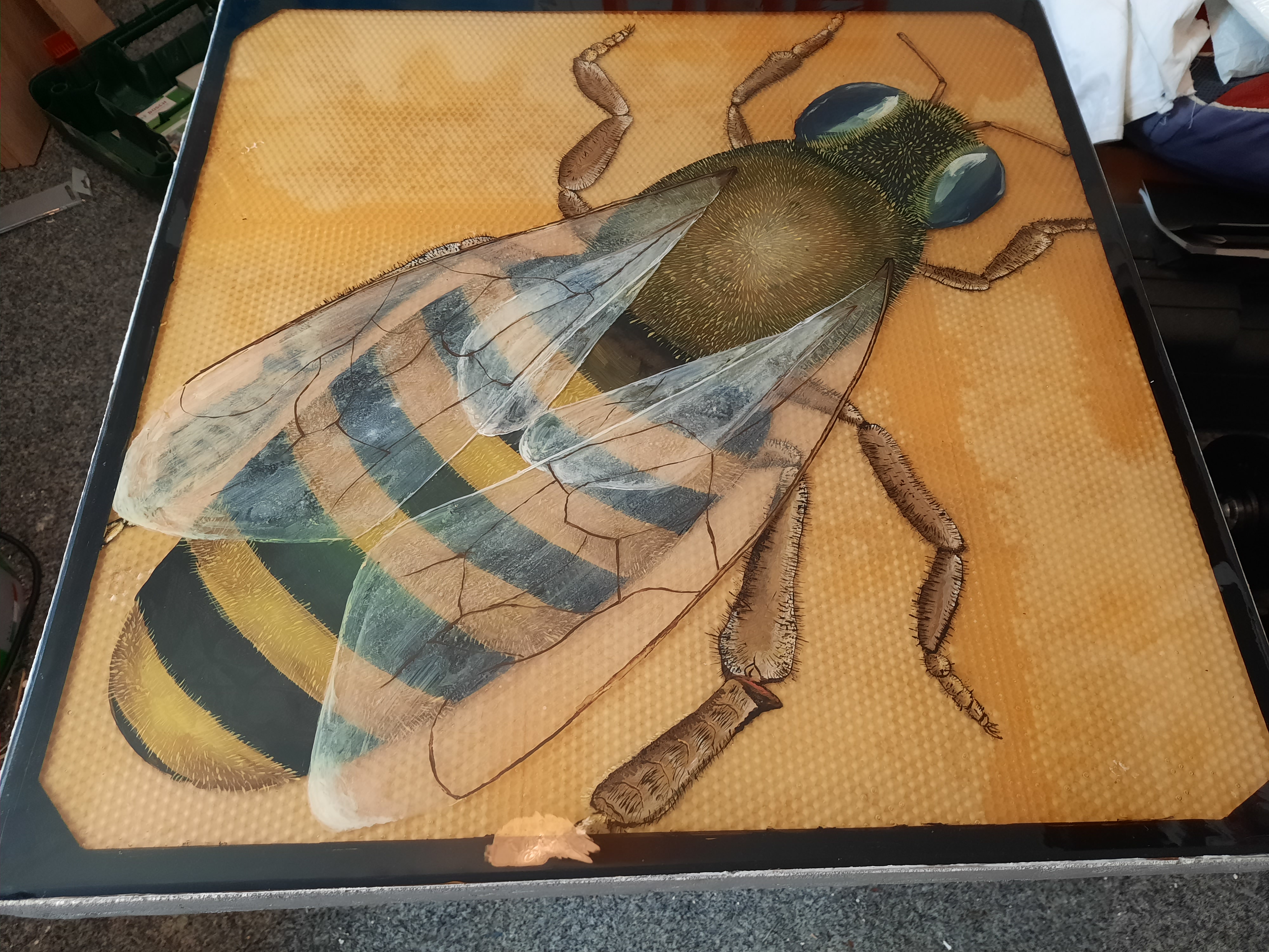 epoxidový stůl- včela